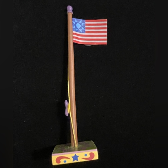 Department 56 Jim Shore Heartwood Village Flag Accessory. Retired 2012 - Picture 3 of 6